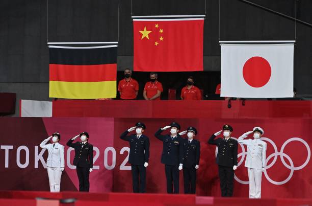 乒乓球长球接发球必学：如何预判和快速反应？